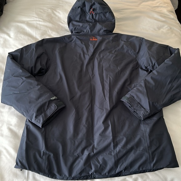 L.L.Bean Men’s Waterproof Ultra Light down jacket - Picture 5 of 12